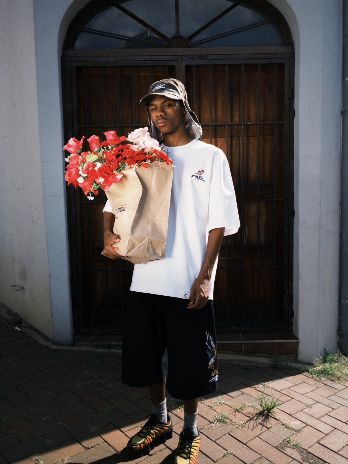 ROSES TEE