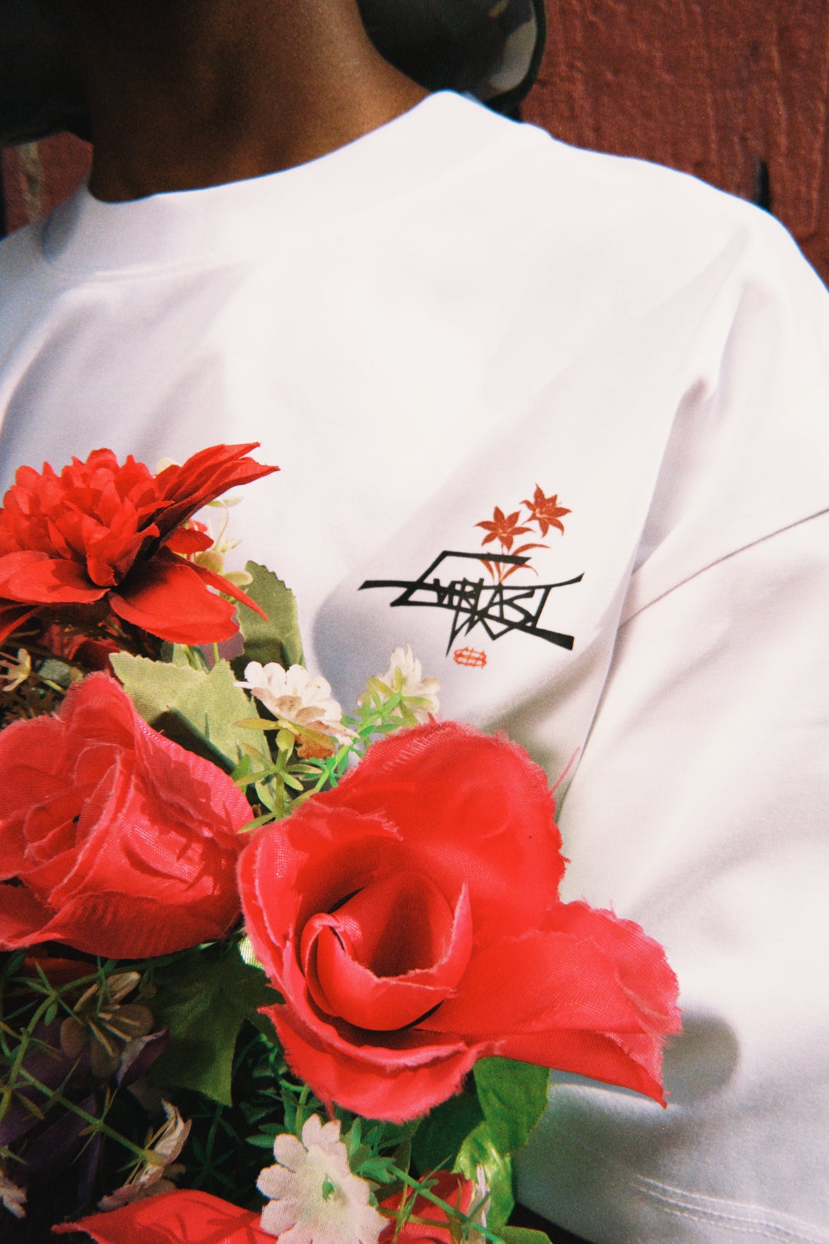 ROSES TEE