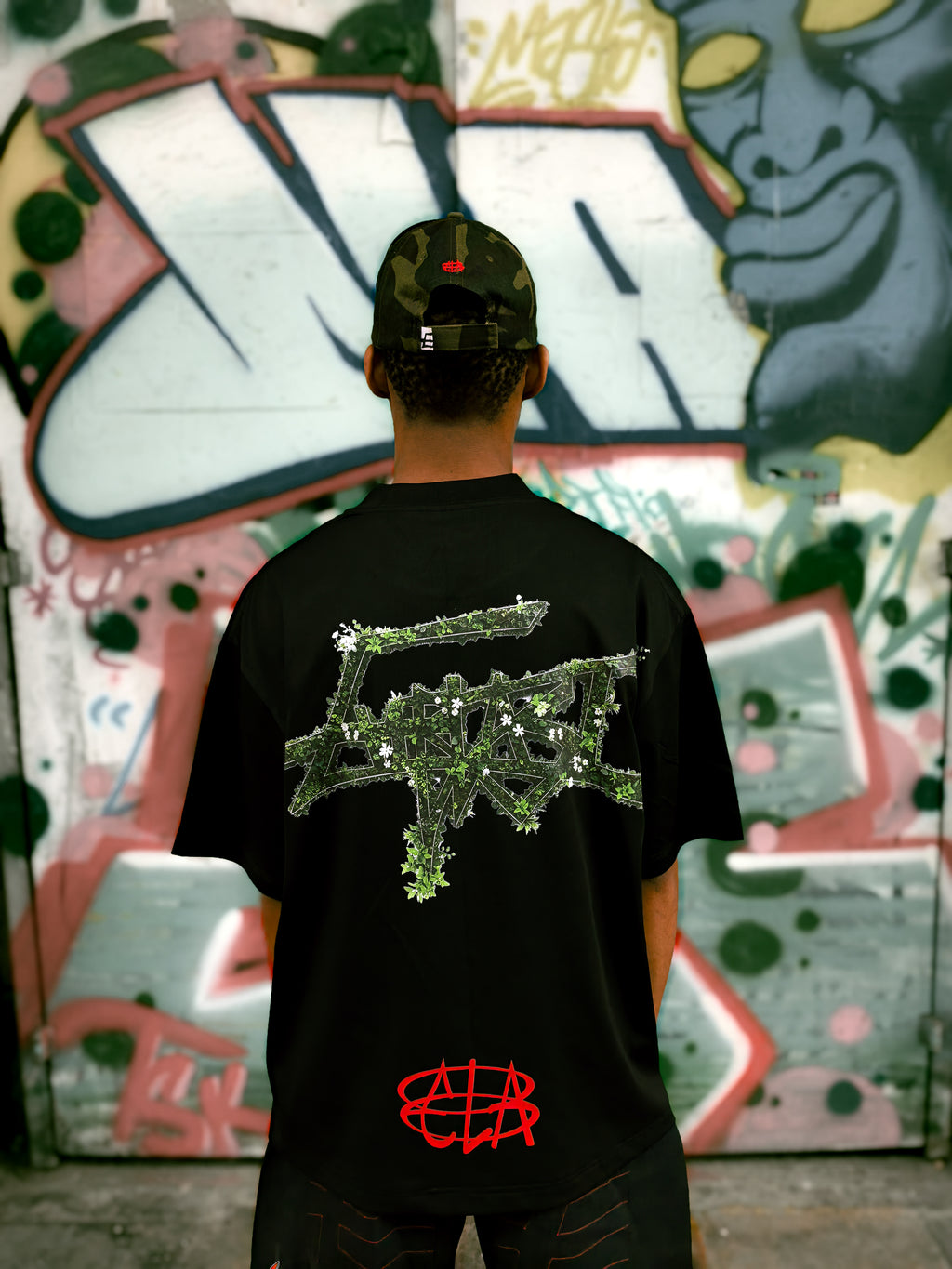 EVERGREEN BLACK BOXY TEE
