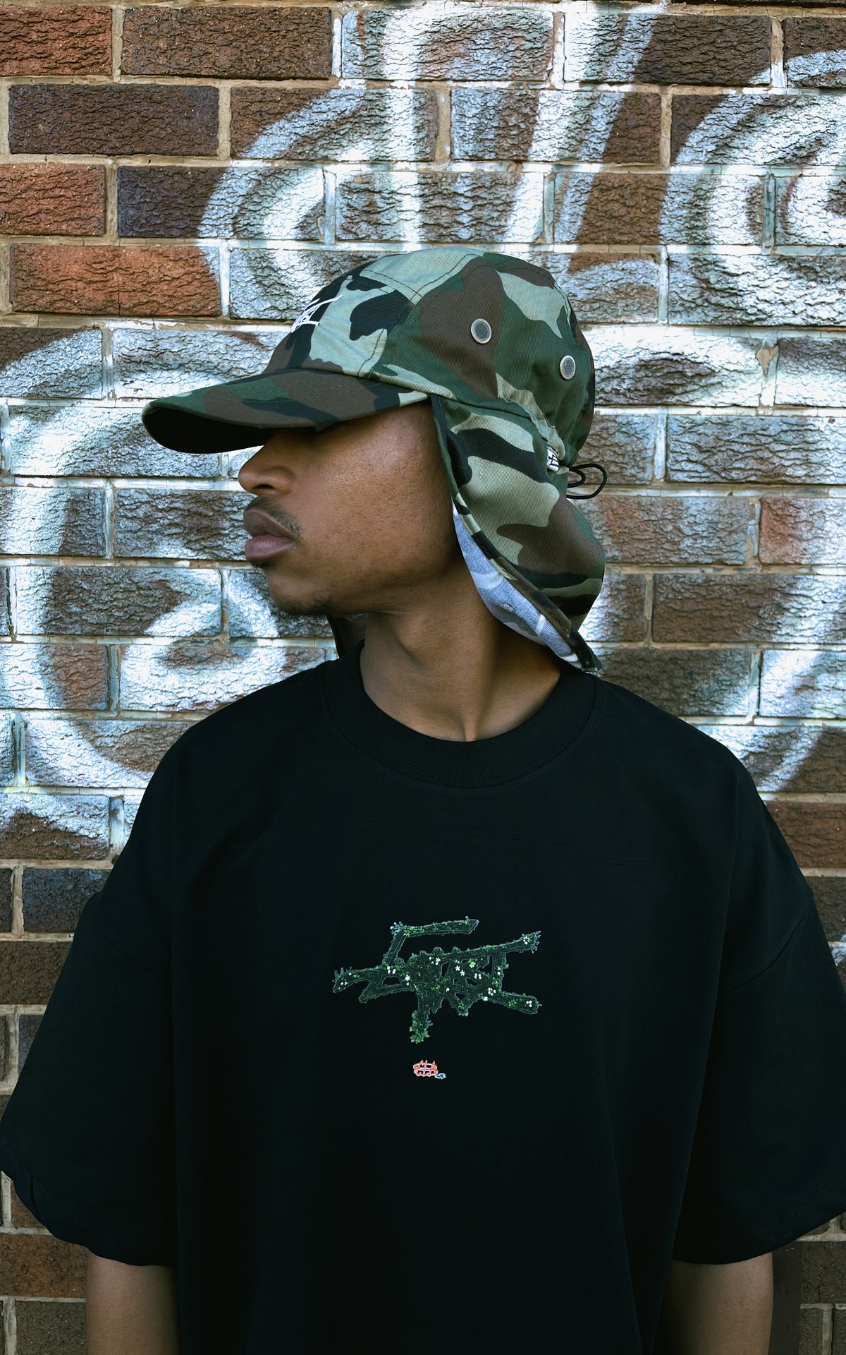 EVERGREEN BLACK BOXY TEE